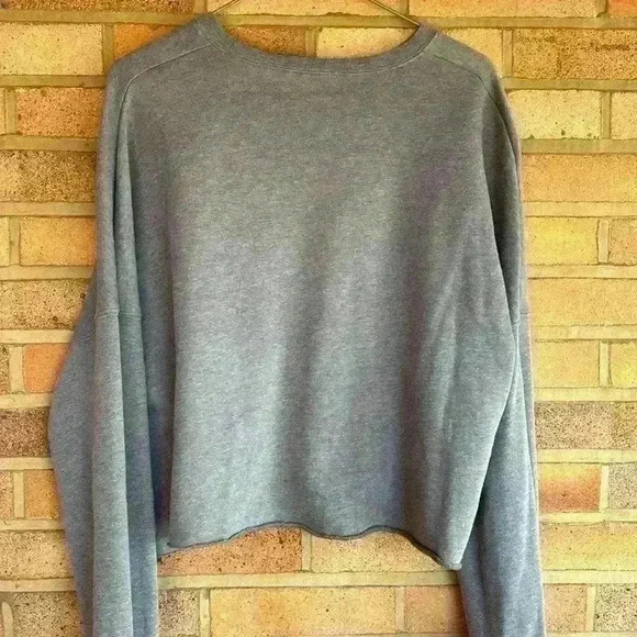 Bella + Canvas fleece collection long sleeve crew neck graphic crop sweatshirt - Picture 5 of 6